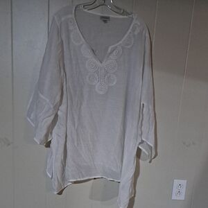 Avenue White Embroidered Tunic Top